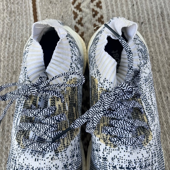 Men's Rare Adidas Ultra Boost Uncaged "Non Dyed White Oreo" Shoes (10.5 US) - Picture 5 of 7